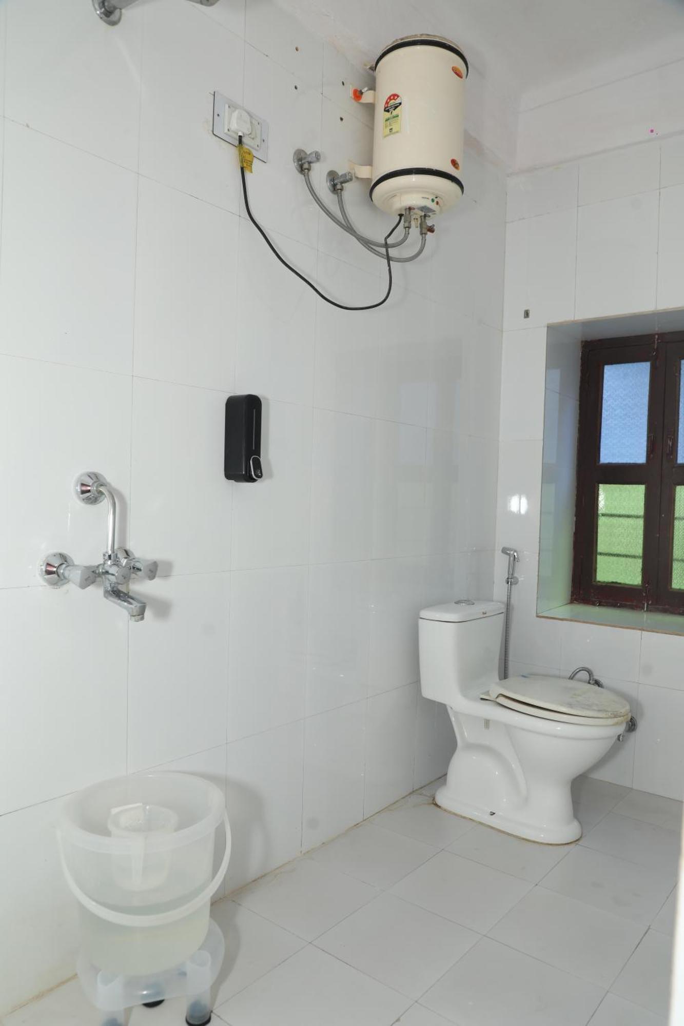 The Mama Hotel - Rooms And Dormitory Удайпур Екстериор снимка