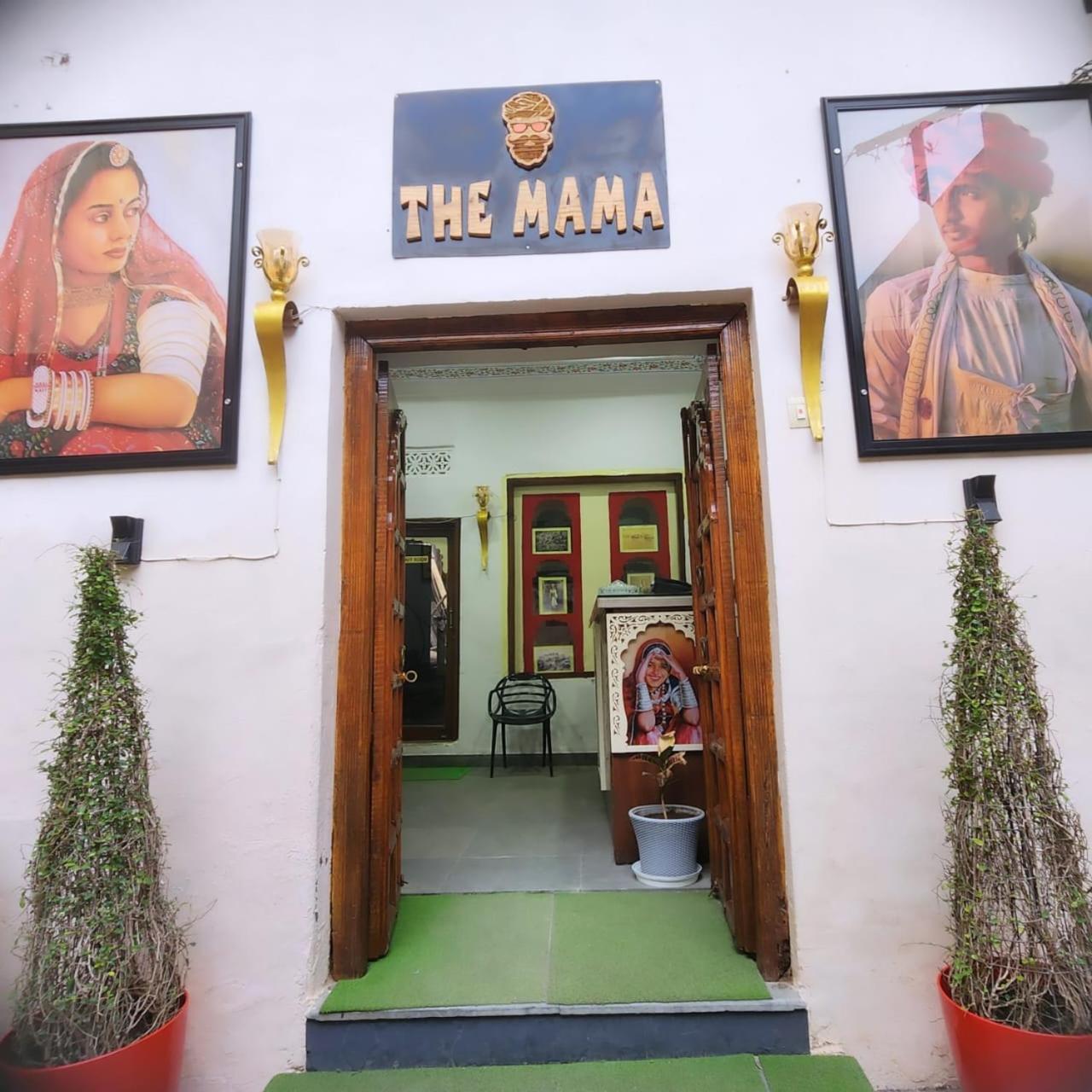 The Mama Hotel - Rooms And Dormitory Удайпур Екстериор снимка