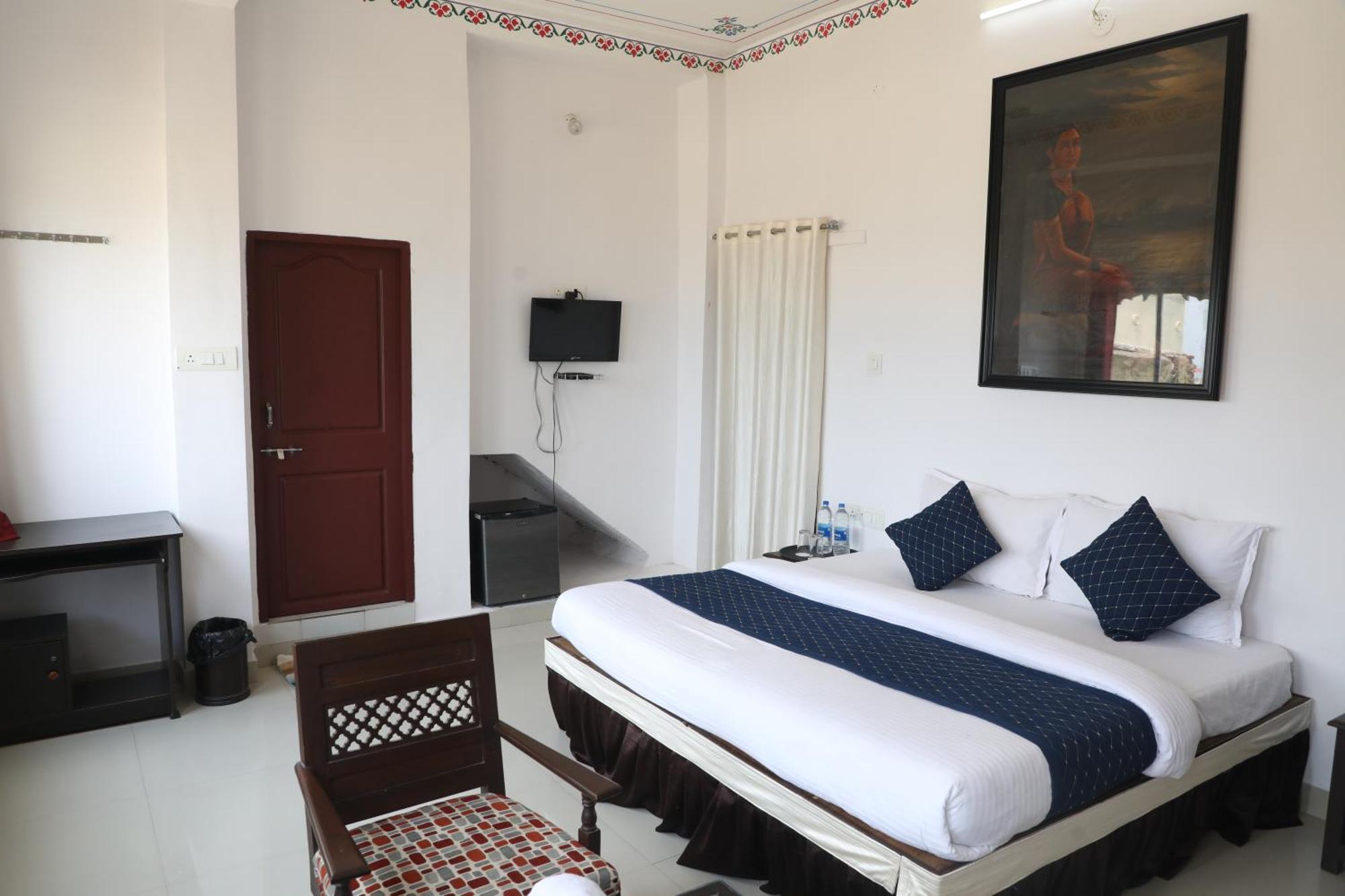 The Mama Hotel - Rooms And Dormitory Удайпур Екстериор снимка